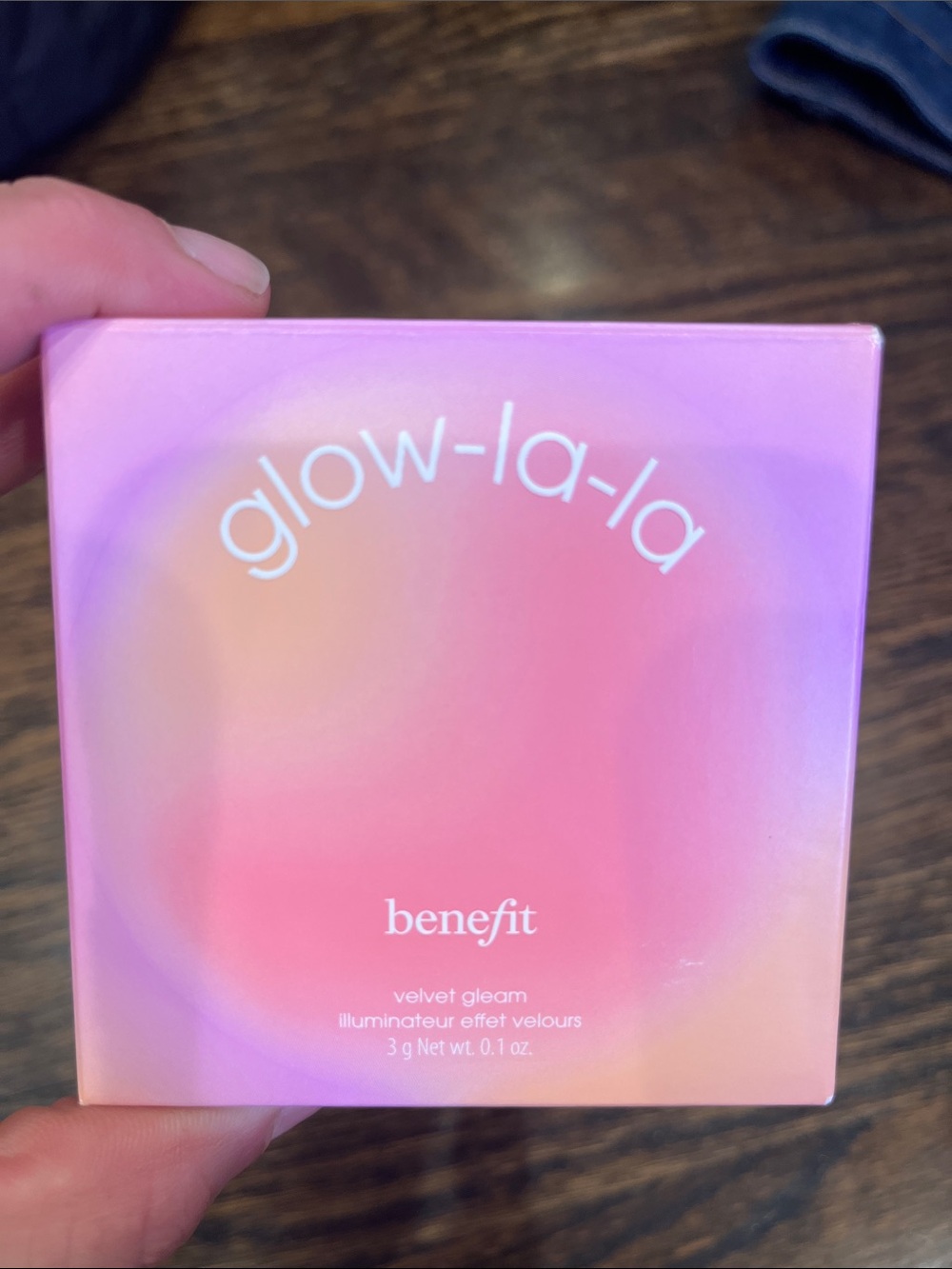 Benefit Glow-la-la Velvet Gleam Highlighter — “LUMI tan deep”